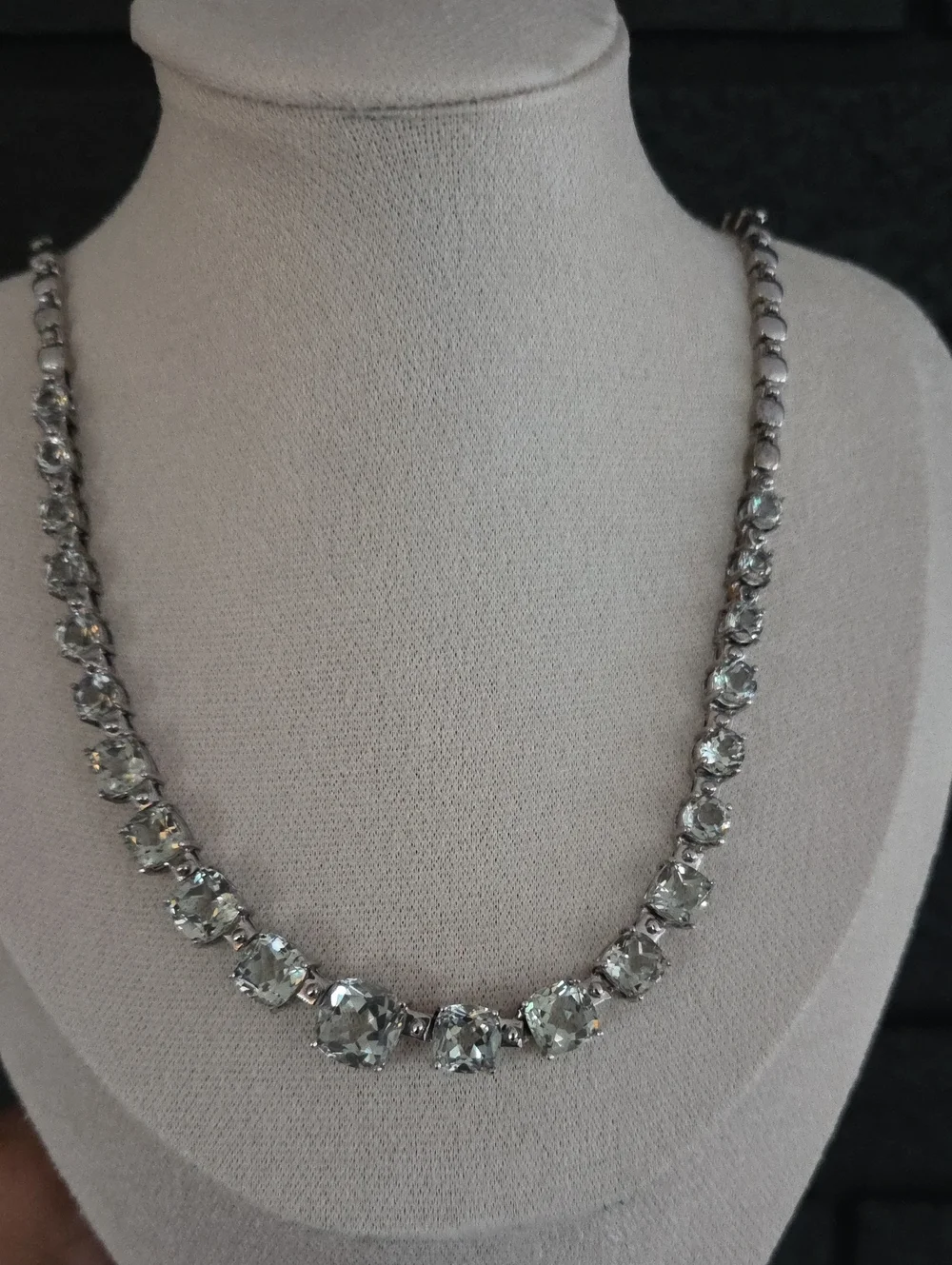 Geniune Prasiolite And Sterling Silver Necklace Graduated ,Faceted Stones EUC